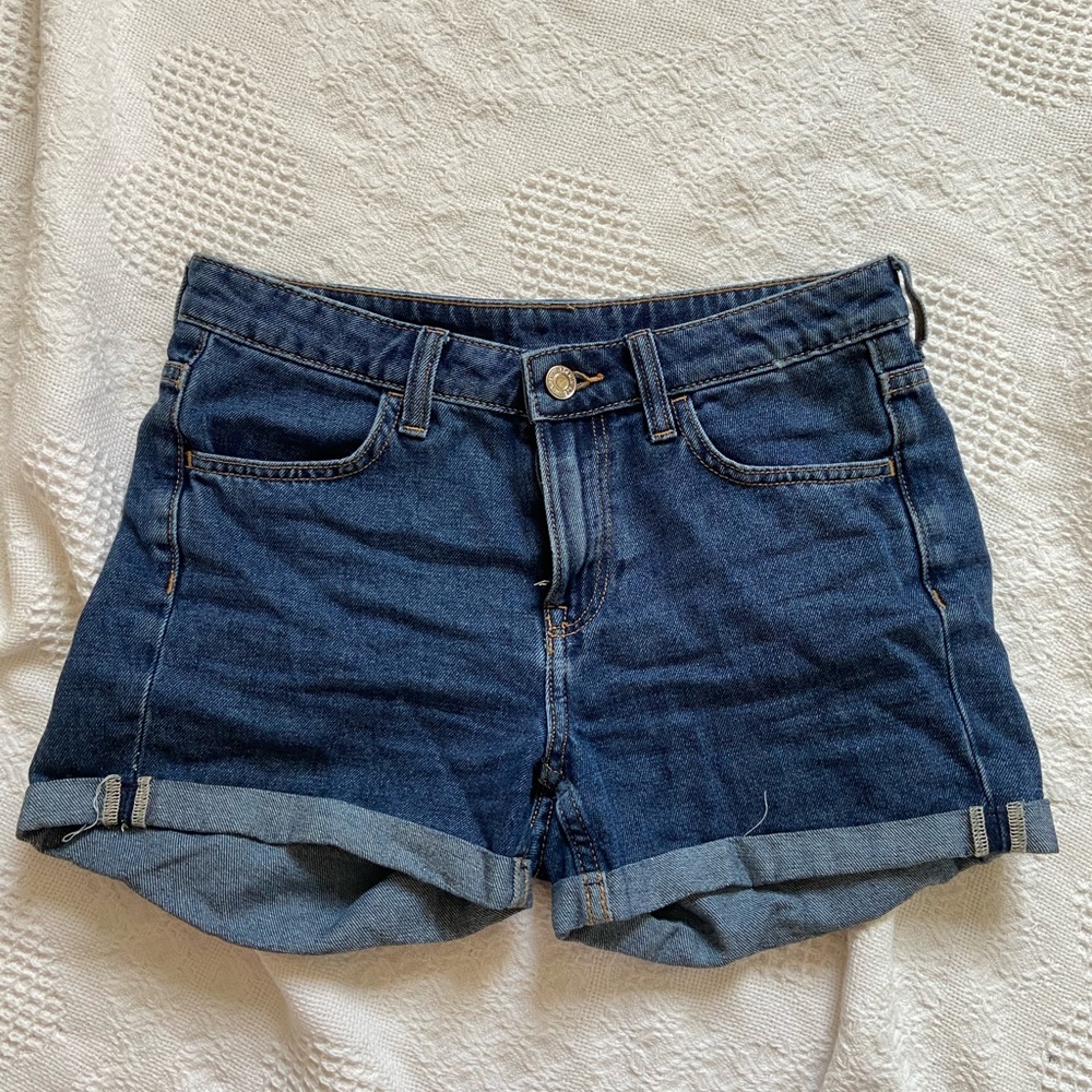 H&M Mid Rise Medium Wash Shorts